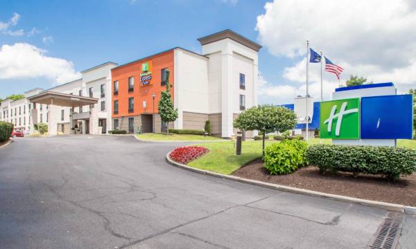 Holiday Inn Express & Suites Albany Airport - Wolf Road by IHG