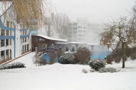 Hotel Carbona Thermal Spa Отели рядом с достопримечательностью «Термальное озеро Хевиз»