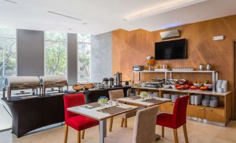 Ramada Encore by Wyndham Lima San Isidro