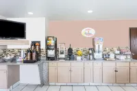 Super 8 by Wyndham El Dorado - breakfast