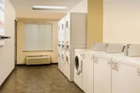 WoodSpring Suites Lincoln Northeast I-80 - Kitchens
