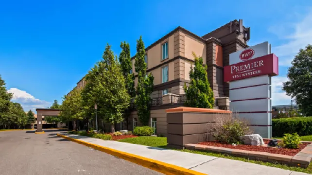 Best Western Premier Toronto Airport Carlingview Hotel