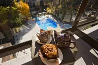 Whistler Village Inn & Suites