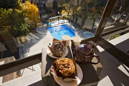 Whistler Village Inn & Suites