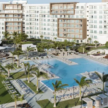 Embassy Suites by Hilton Aruba Resort Отели рядом с достопримечательностью «Пляж Палм-Бич»