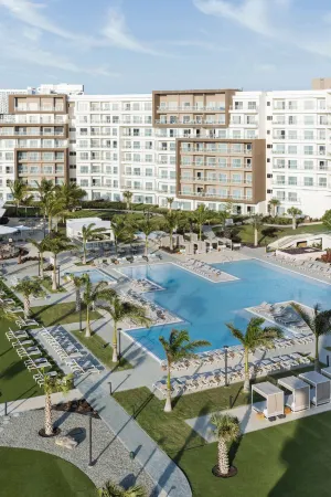 Embassy Suites by Hilton Aruba Resort Отели в г. Палм-Бич