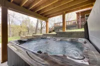 Waterfront Home on Lake Milton Dock, Hot Tub