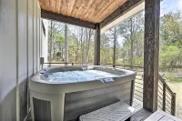 Private Hot Tub, Outdoor Fireplace: Broken Bow Gem - parking