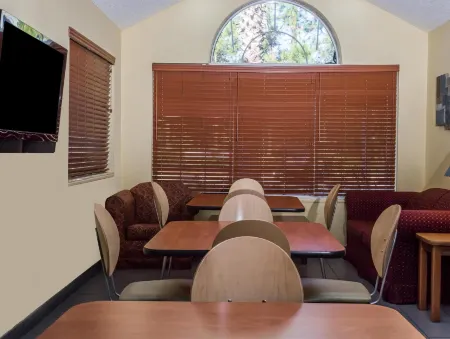 Sleep Inn & Suites Tallahassee-Capitol Отели в г. Мидуэй