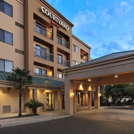Courtyard Austin the Domain Area Отели рядом с достопримечательностью «Торговый центр The Arboretum»