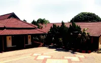 Hotel Surya Majapahit Puri 호텔