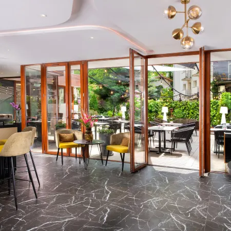 Leonardo Boutique Hotel Krakow City Center Отели рядом с достопримечательностью «Галерея Артемис»