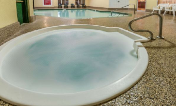 Super 8 by Wyndham Edmonton South