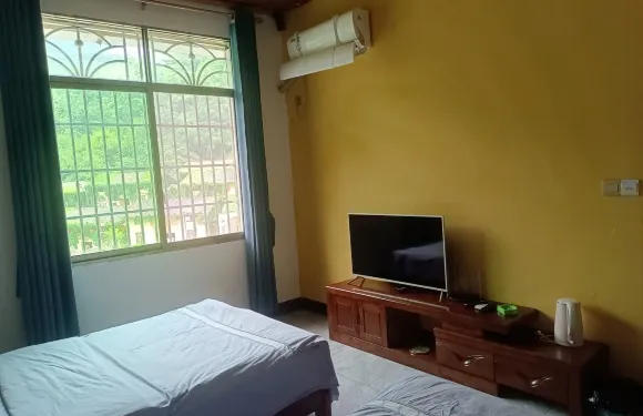 步泉棉天坑店民宿