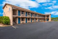 Red Carpet Inn Elkton Hotels in Elkton