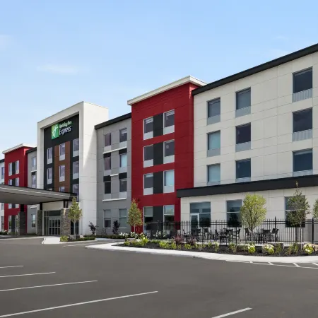Holiday Inn Express STRATHROY by IHG