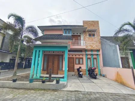 Damai Residence Homestay Jogja Отели в г. Ngaglik
