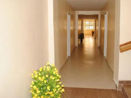 Mikagn Hotels and Suites - Deluxe Отели рядом с достопримечательностью «ИИТА Форест Сентер»