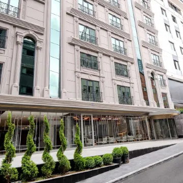 Days Inn by Wyndham Istanbul Bomonti Отели рядом с достопримечательностью «Trump towers»