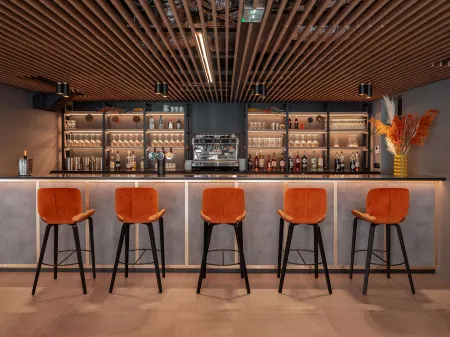 Ibis Styles Paris Val de Fontenay Отели рядом с достопримечательностью «Port de Nogent»