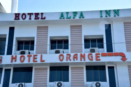 Hotel Orange Отели рядом с достопримечательностью «Somnath Mahadev Temple»