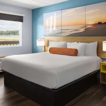 Days Inn by Wyndham Queensbury/Lake George