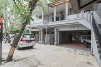 RedDoorz Near Exit Toll Pasteur 4 Hotels in Sukawarna