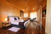 The Woods Retreat Hotels in Garhwāl