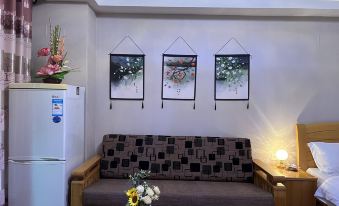 Xiaoshiguang Projection Homestay (Shangye Road)