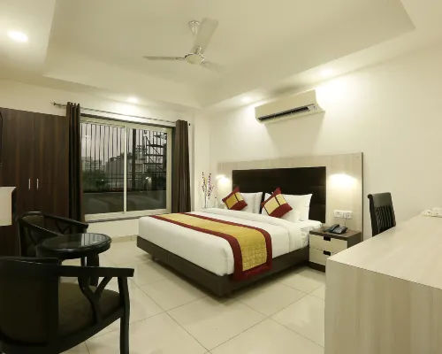 Green Lotus Residency Hotels near NSIT