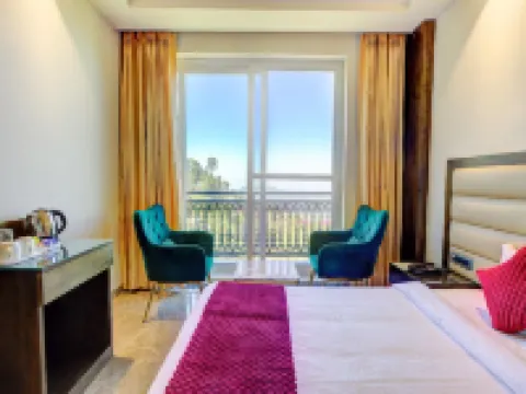 Luxe Resorts - Centrally Heated Air Conditioned Hotel in the Heart of Kasauli Hotels in Solan