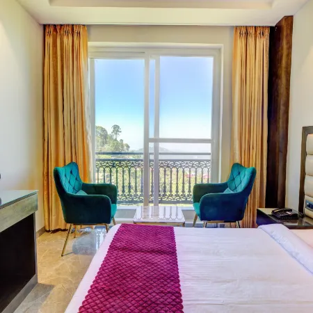 Luxe Resorts - Centrally Heated Air Conditioned Hotel in the Heart of Kasauli