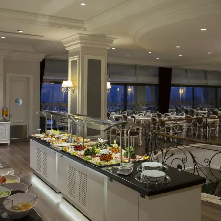 Vialand Palace Hotel Отели рядом с достопримечательностью «Университет Bilgi»