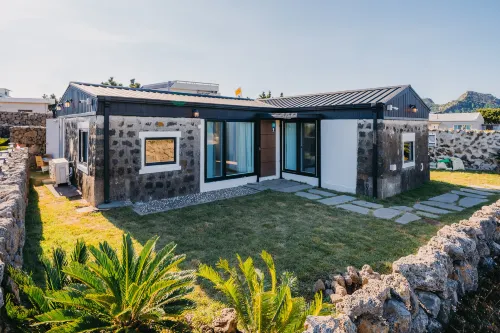 Jeju Sagaeoreum Dockchae