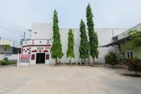 RedDoorz Syariah Near Institut Darmajaya Lampung Kedaton 호텔