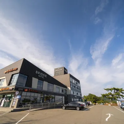 Tongyeong Bridge Hotel Hotel dekat Kompleks Olahraga Geoje