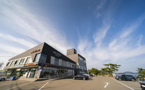 Tongyeong Bridge Hotel - Beach