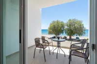 Kamari Beach - Mountain View