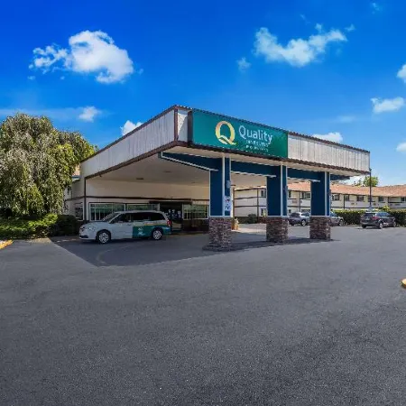 Quality Inn & Suites Medford Airport