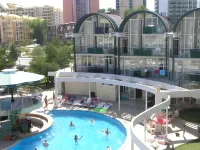 Sunny Day Club Hotel - Pools
