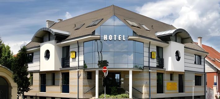 Hotel Kálvária Superior โรงแรมในกียอร์