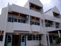 Albatross Guesthouse @ Thungwualaen Beach