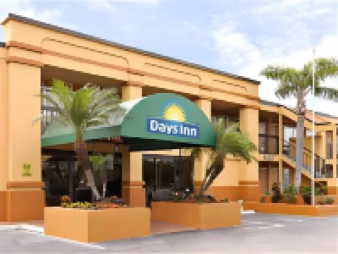 Travelodge by Wyndham Fort Myers North Hotels in Lee County