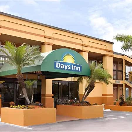 Travelodge by Wyndham Fort Myers North