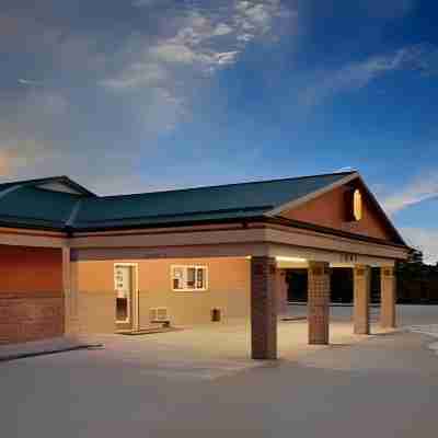Super 8 by Wyndham Siloam Springs Hotel Exterior