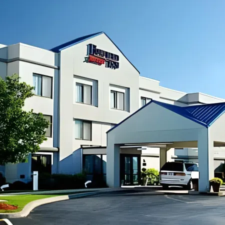 Fairfield Inn Rochester Airport Отели рядом с достопримечательностью «Музей Стронг»