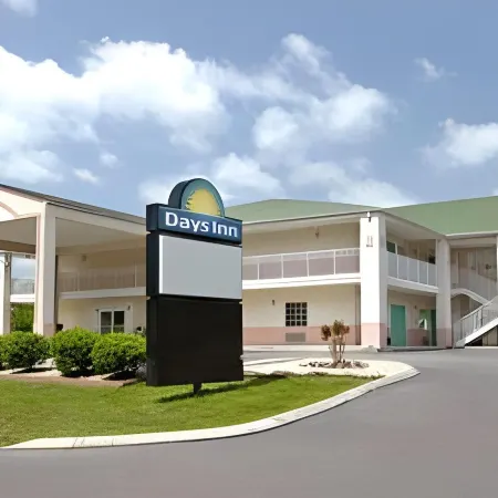 Days Inn by Wyndham Trenton
