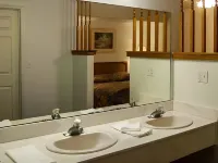 Rodeway Inn - 2-Star