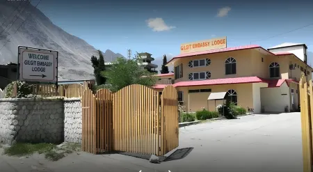 Gilgit Embassy Lodge Отели рядом с Аэропорт Гилгит