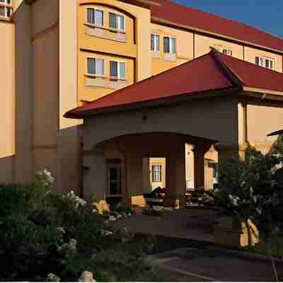 La Quinta Inn & Suites by Wyndham Norfolk Hotel Exterior